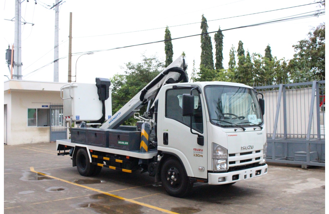 Thang nâng người 12m